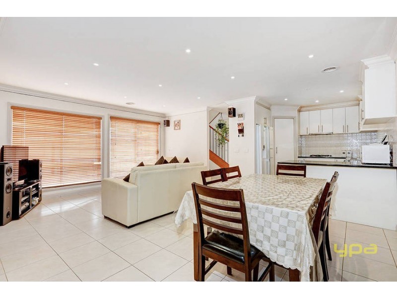 1/2 Jade Way, Hillside VIC 3037