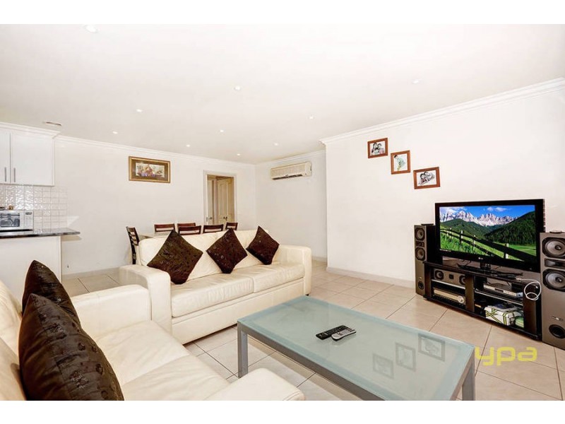 1/2 Jade Way, Hillside VIC 3037