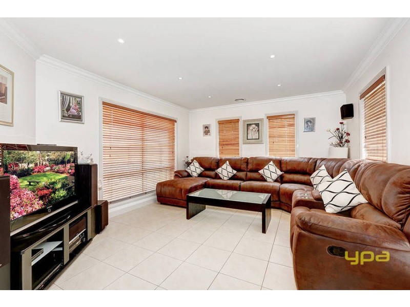 1/2 Jade Way, Hillside VIC 3037