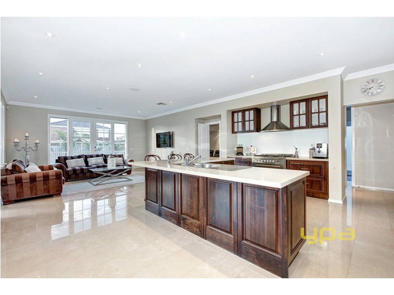 7 Fitzgerald Court, Taylors Lakes VIC 3038