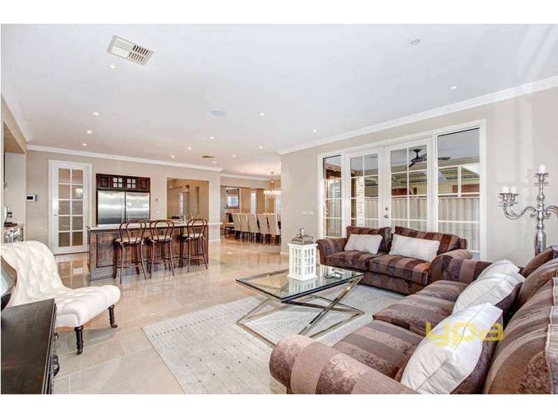 7 Fitzgerald Court, Taylors Lakes VIC 3038