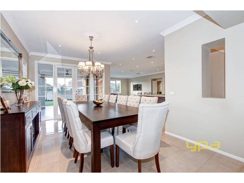 7 Fitzgerald Court, Taylors Lakes VIC 3038