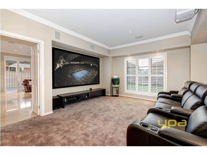 7 Fitzgerald Court, Taylors Lakes VIC 3038