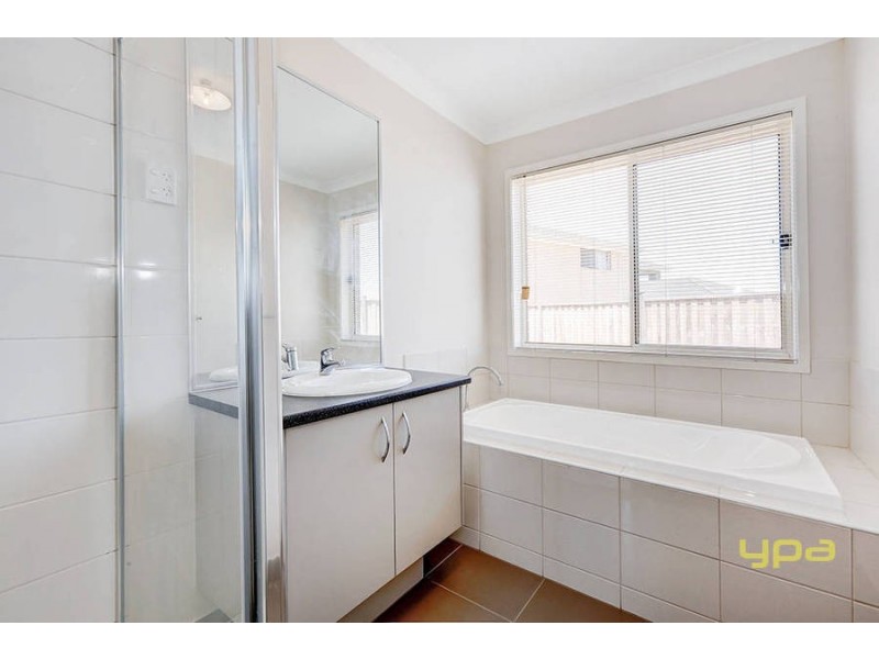 23 Cavanagh Terrace, Taylors Hill VIC 3037