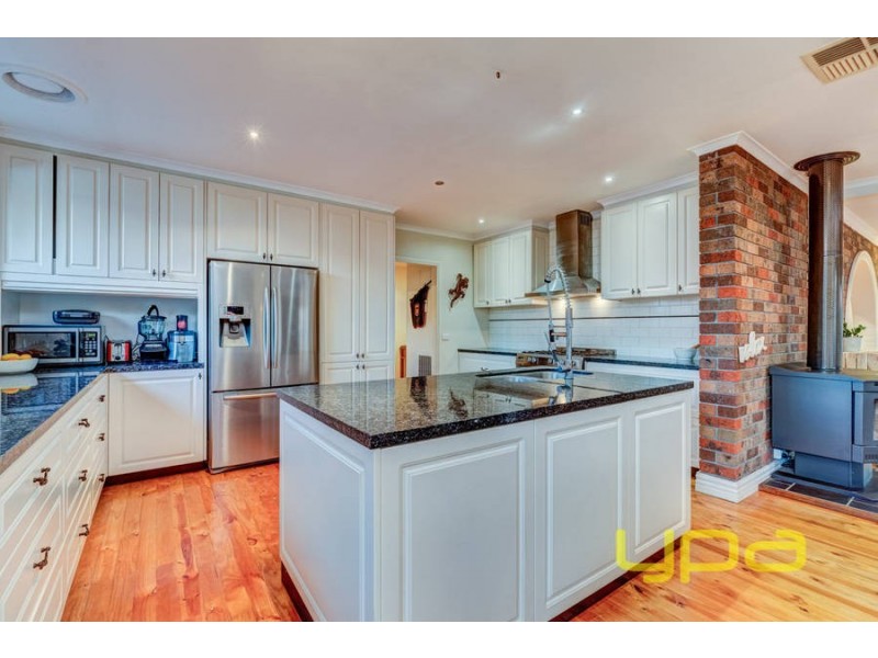 16 Rainbird Court, Keilor Downs VIC 3038