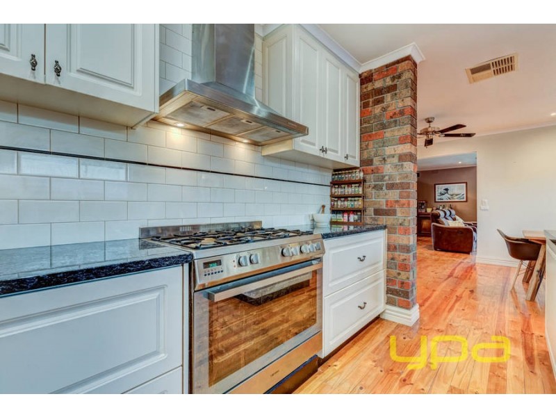 16 Rainbird Court, Keilor Downs VIC 3038