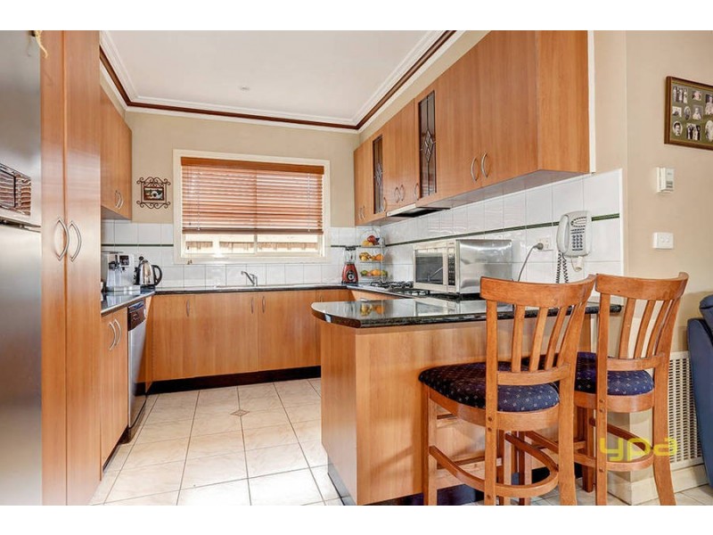 19 Southbank Walk, Taylors Hill VIC 3037