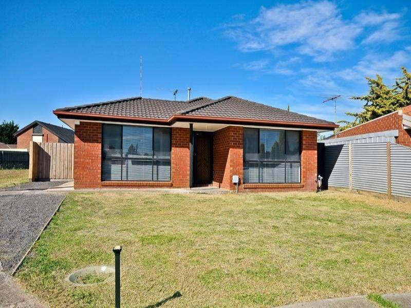 14 Prior Court, Delahey VIC 3037
