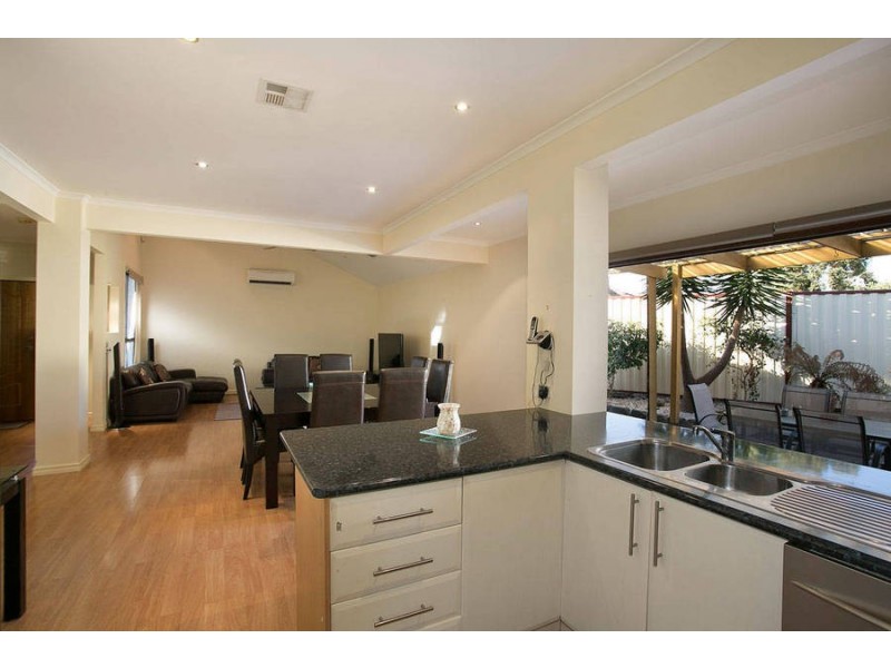 37 Kingsley Place, Delahey VIC 3037