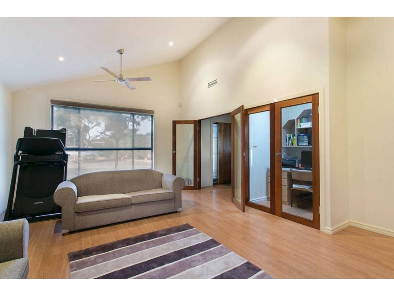 37 Kingsley Place, Delahey VIC 3037