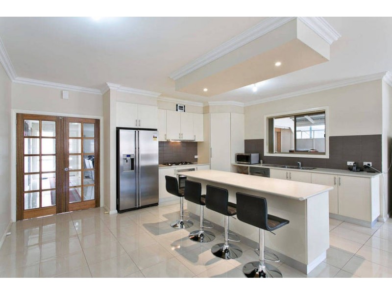 53 Double Bay Drive, Taylors Hill VIC 3037