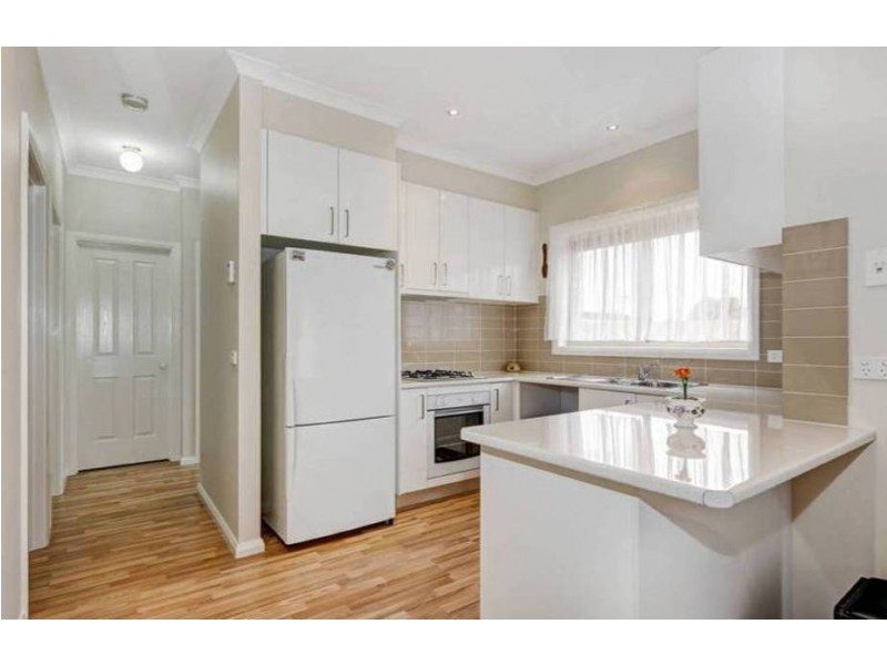 2/367 Taylors Road, Kings Park VIC 3021