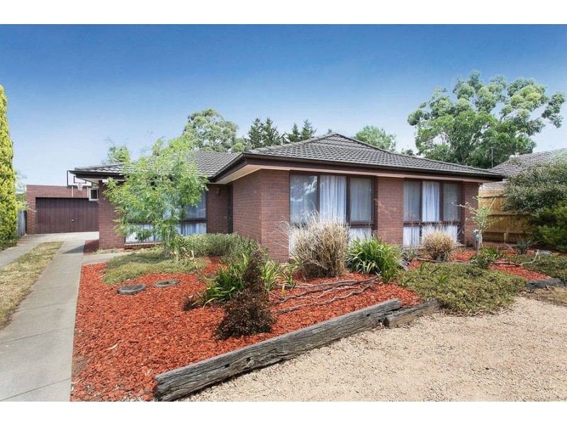 9 Mallacoota Court, Taylors Lakes VIC 3038