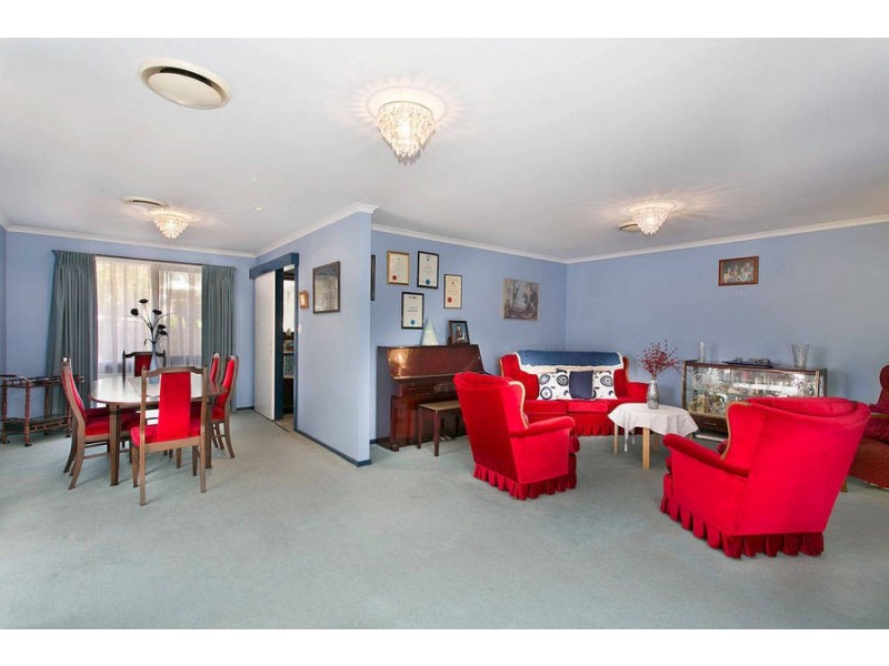 9 Mallacoota Court, Taylors Lakes VIC 3038