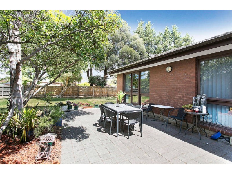 9 Mallacoota Court, Taylors Lakes VIC 3038