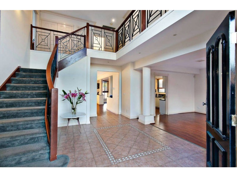 21 Burrowye Crescent, Keilor VIC 3036