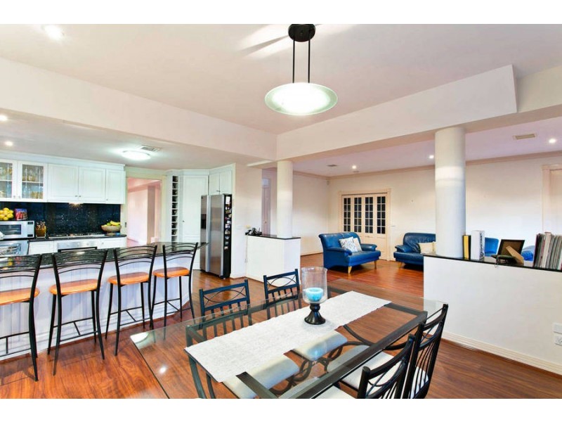 21 Burrowye Crescent, Keilor VIC 3036