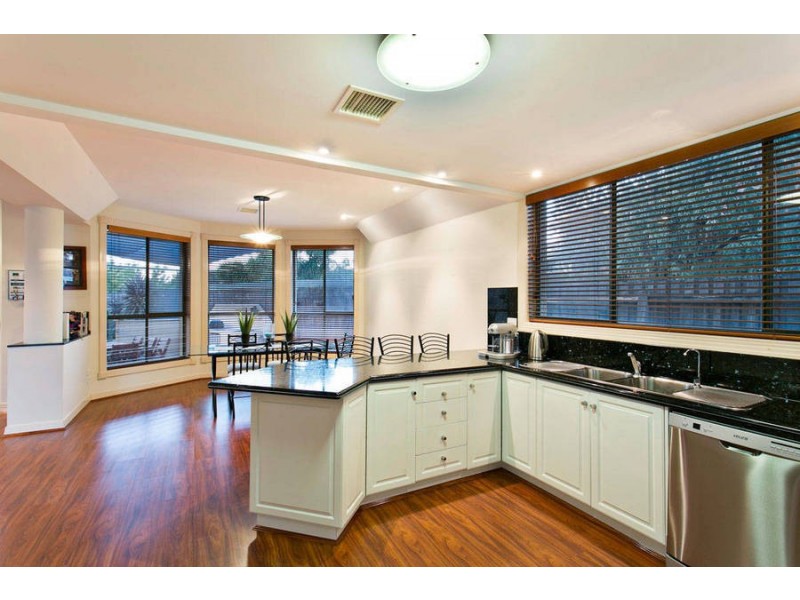 21 Burrowye Crescent, Keilor VIC 3036