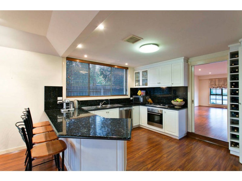 21 Burrowye Crescent, Keilor VIC 3036