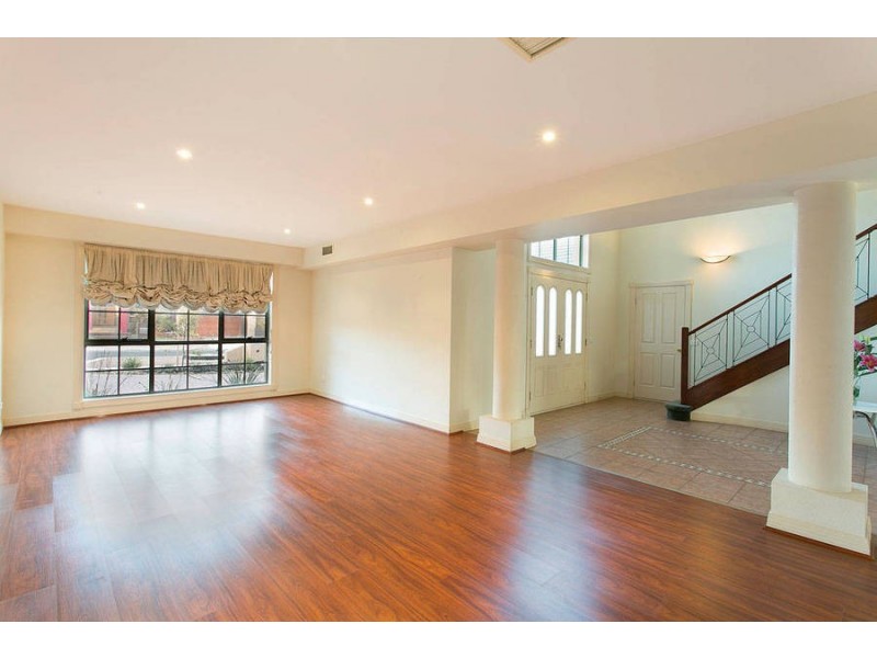 21 Burrowye Crescent, Keilor VIC 3036