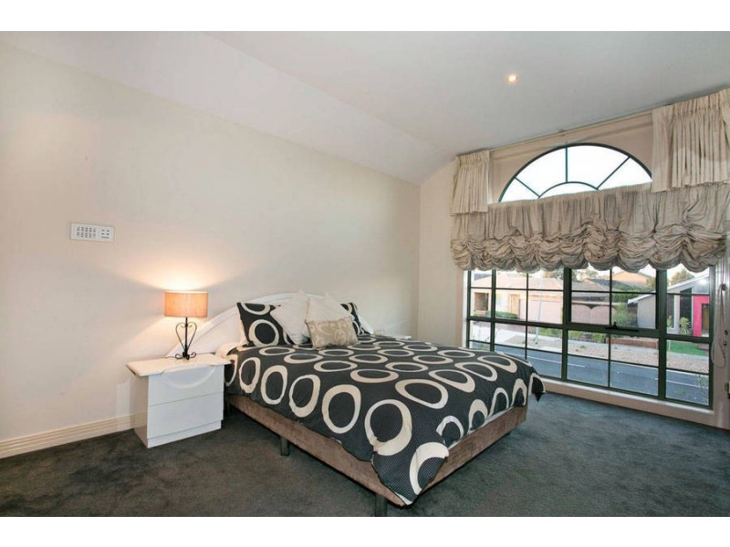 21 Burrowye Crescent, Keilor VIC 3036