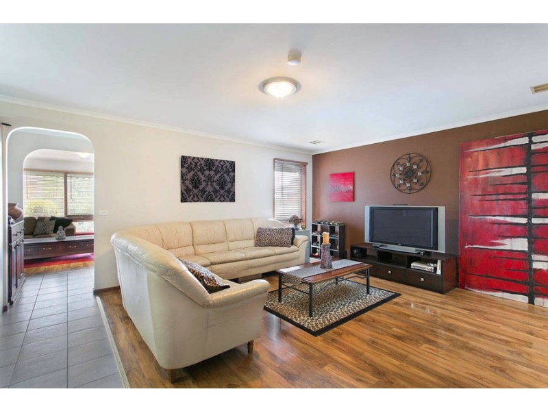 4 Glenbar Court, Kealba VIC 3021