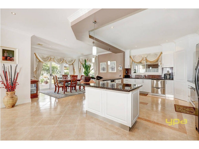 16 Pyrmont Terrace, Taylors Hill VIC 3037