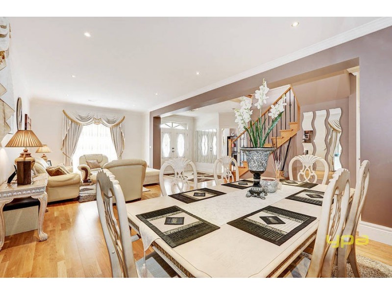 16 Pyrmont Terrace, Taylors Hill VIC 3037