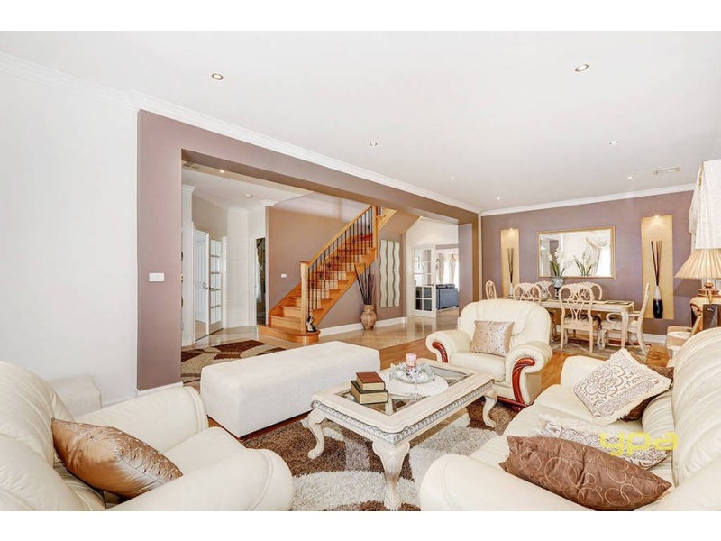 16 Pyrmont Terrace, Taylors Hill VIC 3037