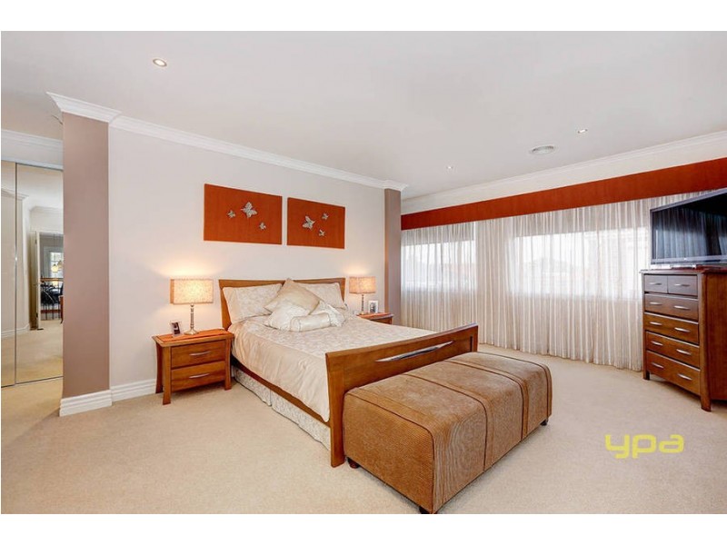 16 Pyrmont Terrace, Taylors Hill VIC 3037