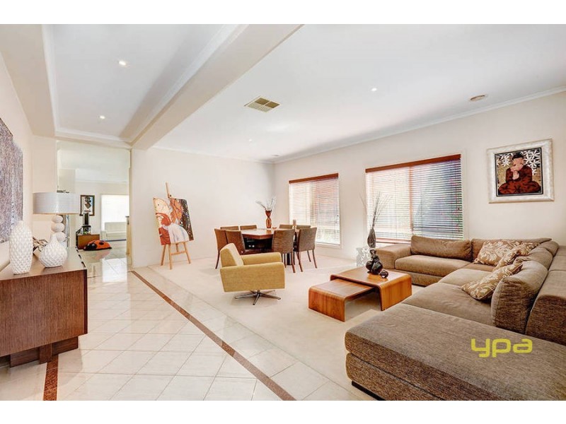 13 Coleman Court, Taylors Lakes VIC 3038