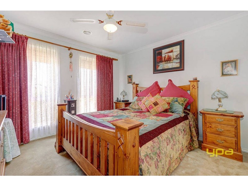 2/6 Timele Drive, Hillside VIC 3037