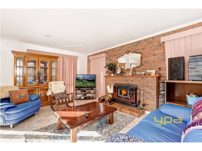 8 Camdale Parade, St Albans VIC 3021