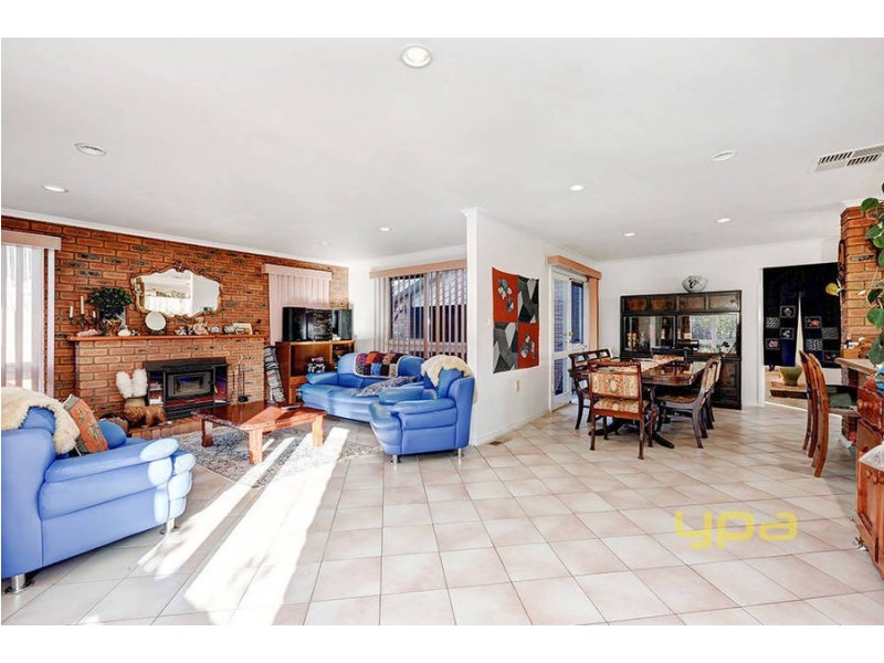 8 Camdale Parade, St Albans VIC 3021