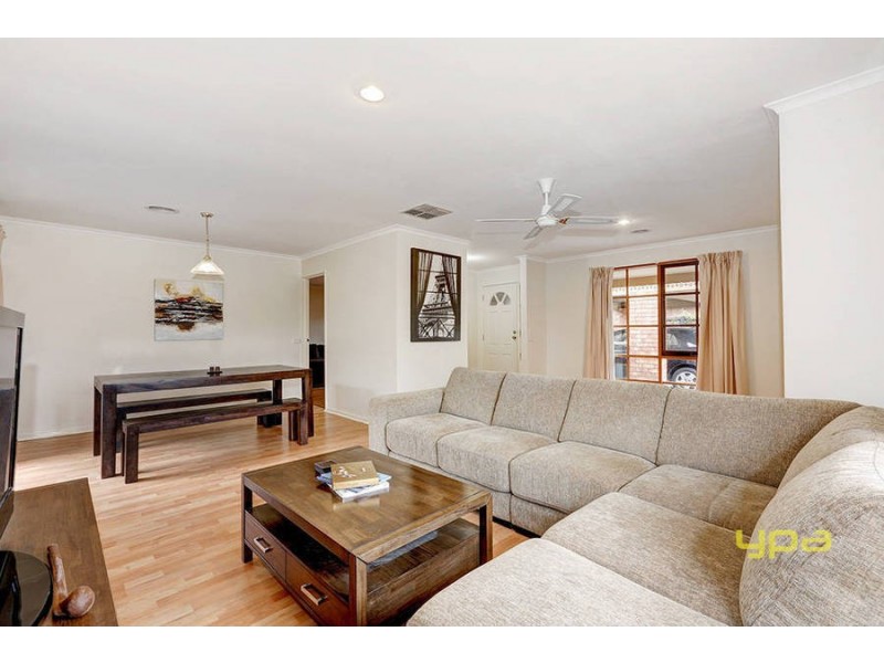 65 Prince Albert Crescent, Taylors Lakes VIC 3038