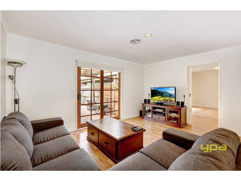 65 Prince Albert Crescent, Taylors Lakes VIC 3038