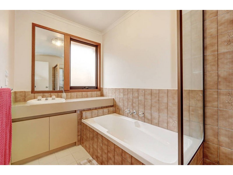 65 Prince Albert Crescent, Taylors Lakes VIC 3038