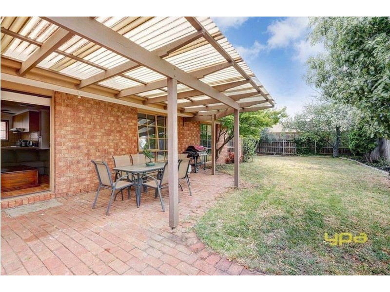 65 Prince Albert Crescent, Taylors Lakes VIC 3038