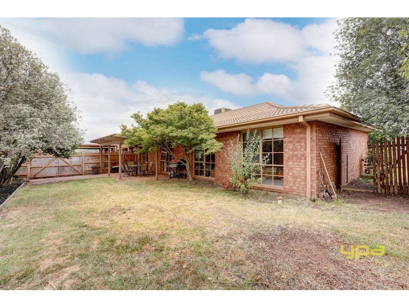 65 Prince Albert Crescent, Taylors Lakes VIC 3038