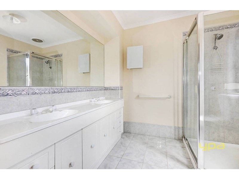 14 Brindalee Way, Hillside VIC 3037