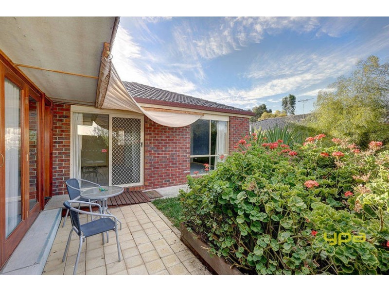 9 Southbank Walk, Taylors Hill VIC 3037