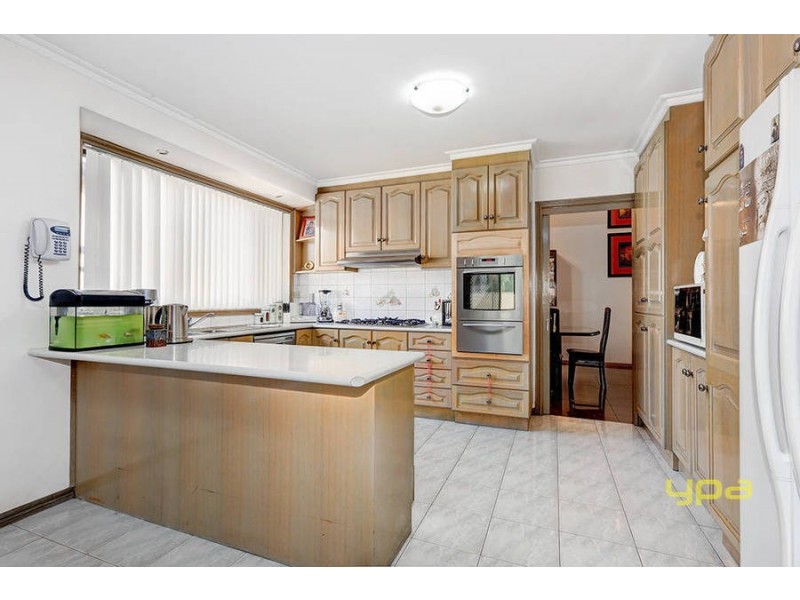 14 Laverock Court, Taylors Lakes VIC 3038