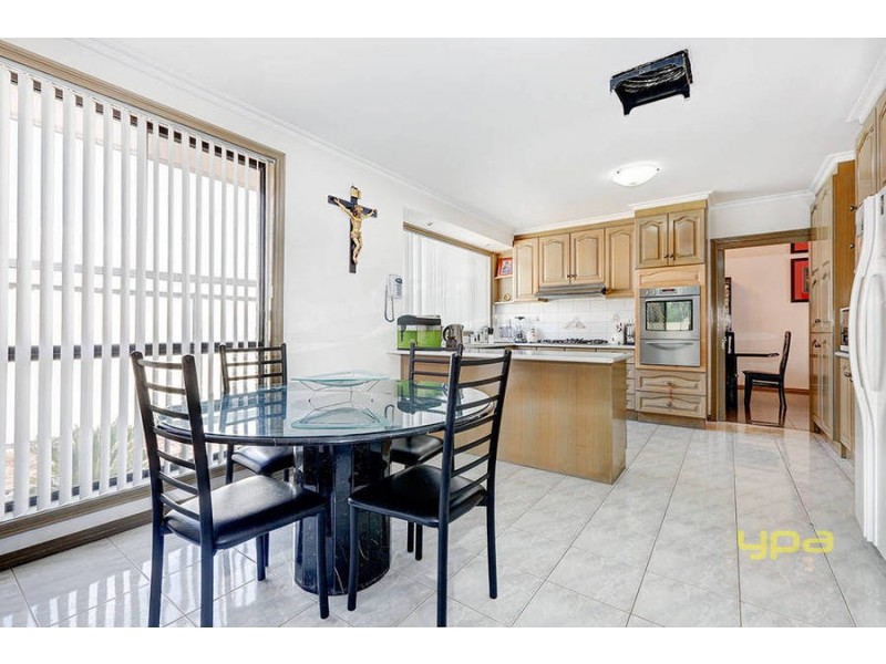 14 Laverock Court, Taylors Lakes VIC 3038