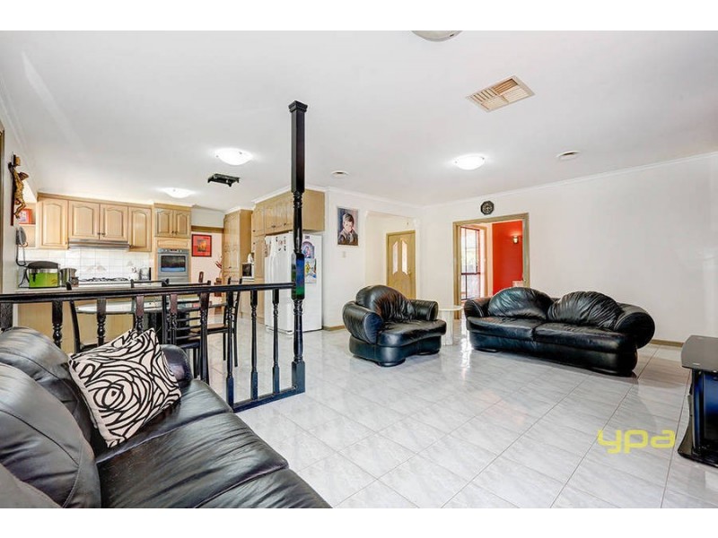 14 Laverock Court, Taylors Lakes VIC 3038