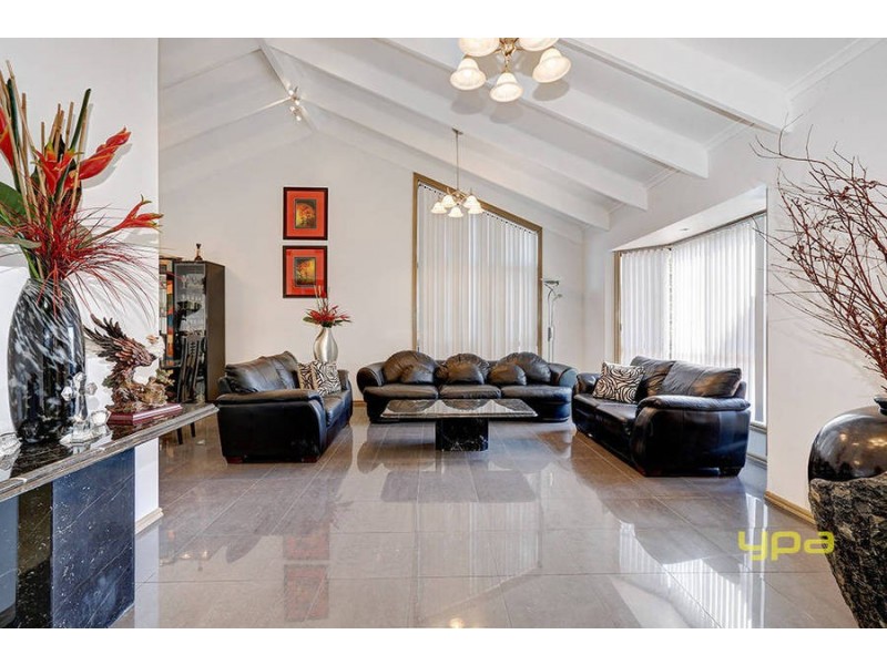 14 Laverock Court, Taylors Lakes VIC 3038