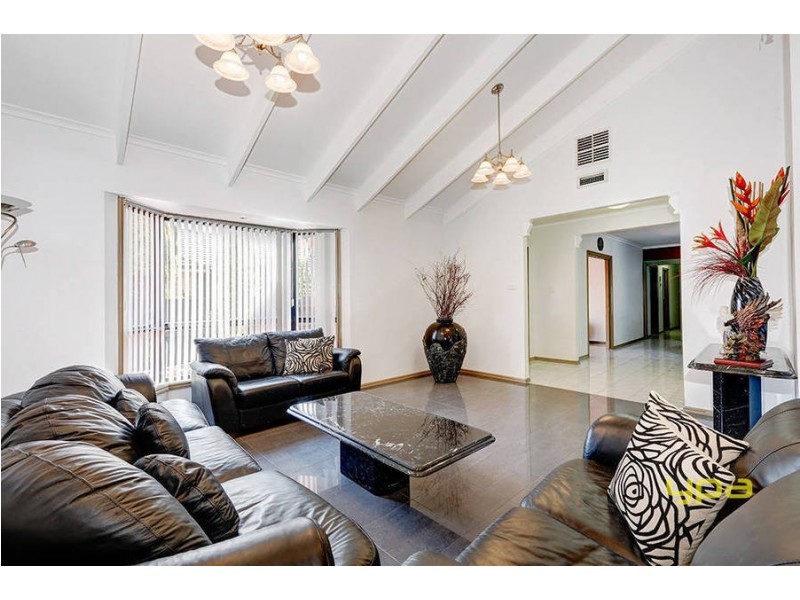 14 Laverock Court, Taylors Lakes VIC 3038