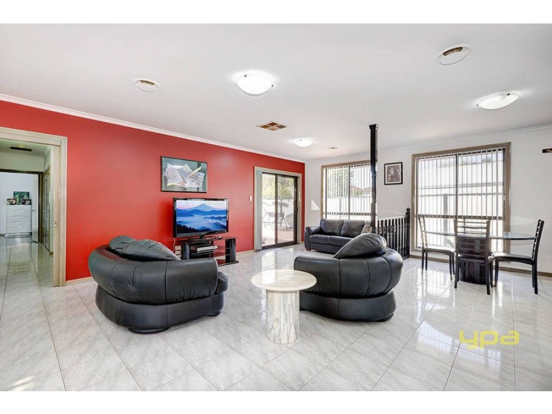 14 Laverock Court, Taylors Lakes VIC 3038