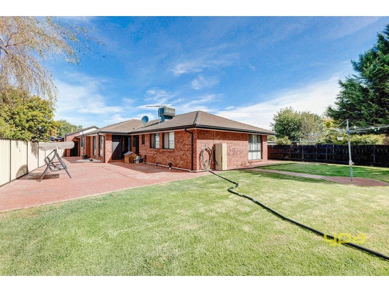 14 Laverock Court, Taylors Lakes VIC 3038