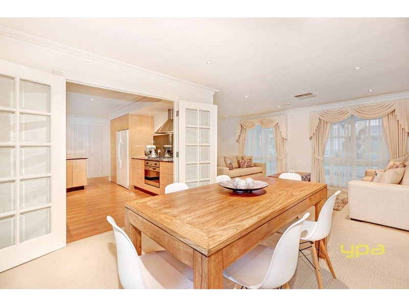 43 Fastnet Drive, Taylors Lakes VIC 3038