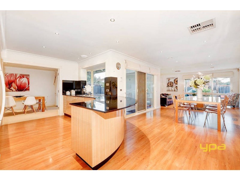 43 Fastnet Drive, Taylors Lakes VIC 3038